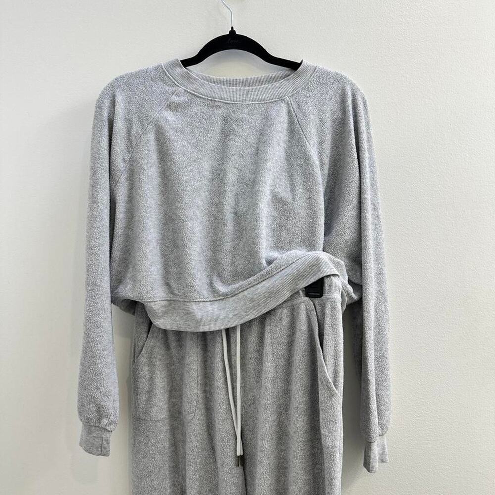 Colsie Gray Sweatshirt Jogger Lounge Set Cozy Minimalist Sleepwear Size S